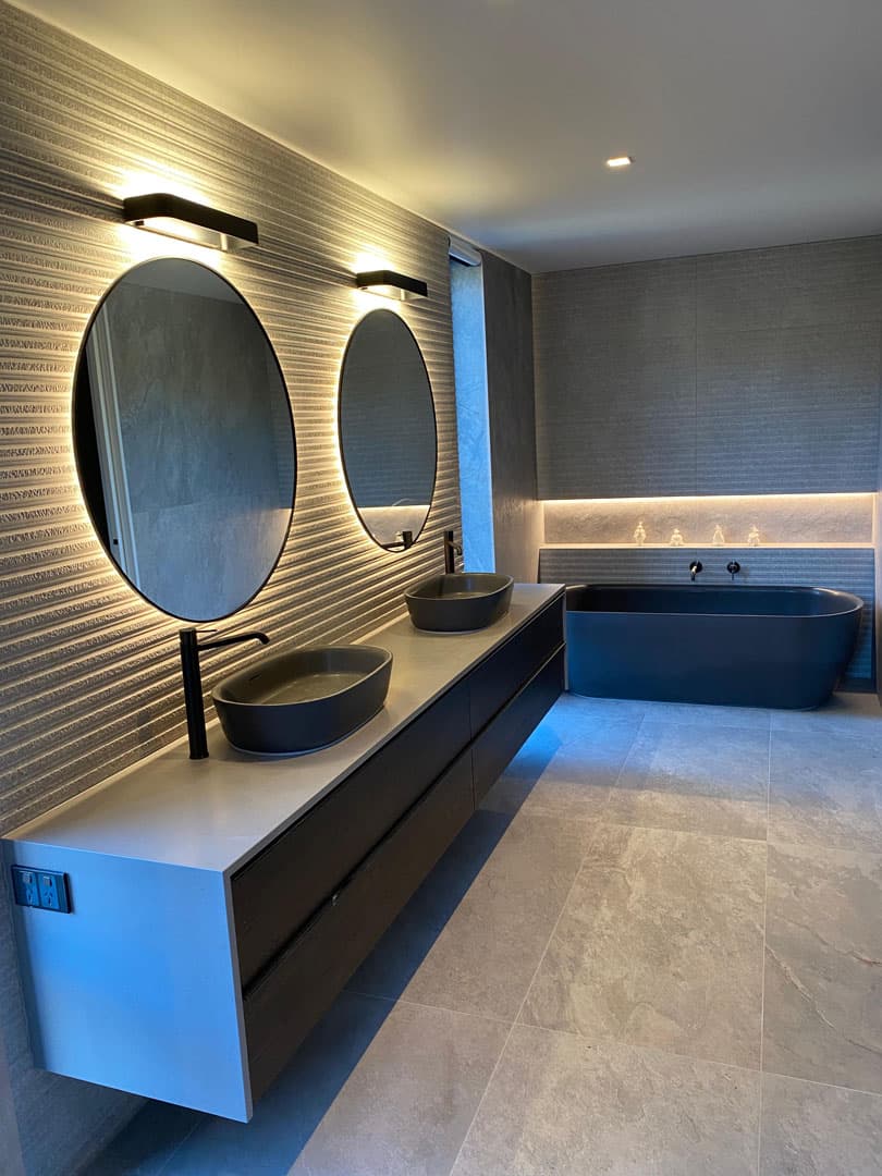 Black tile bathroom in Queenstown